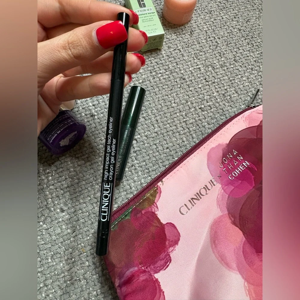 Clinique Luxury Sample Set + Jonathan Cohen Designer Floral Pouch - Picture 10 of 13